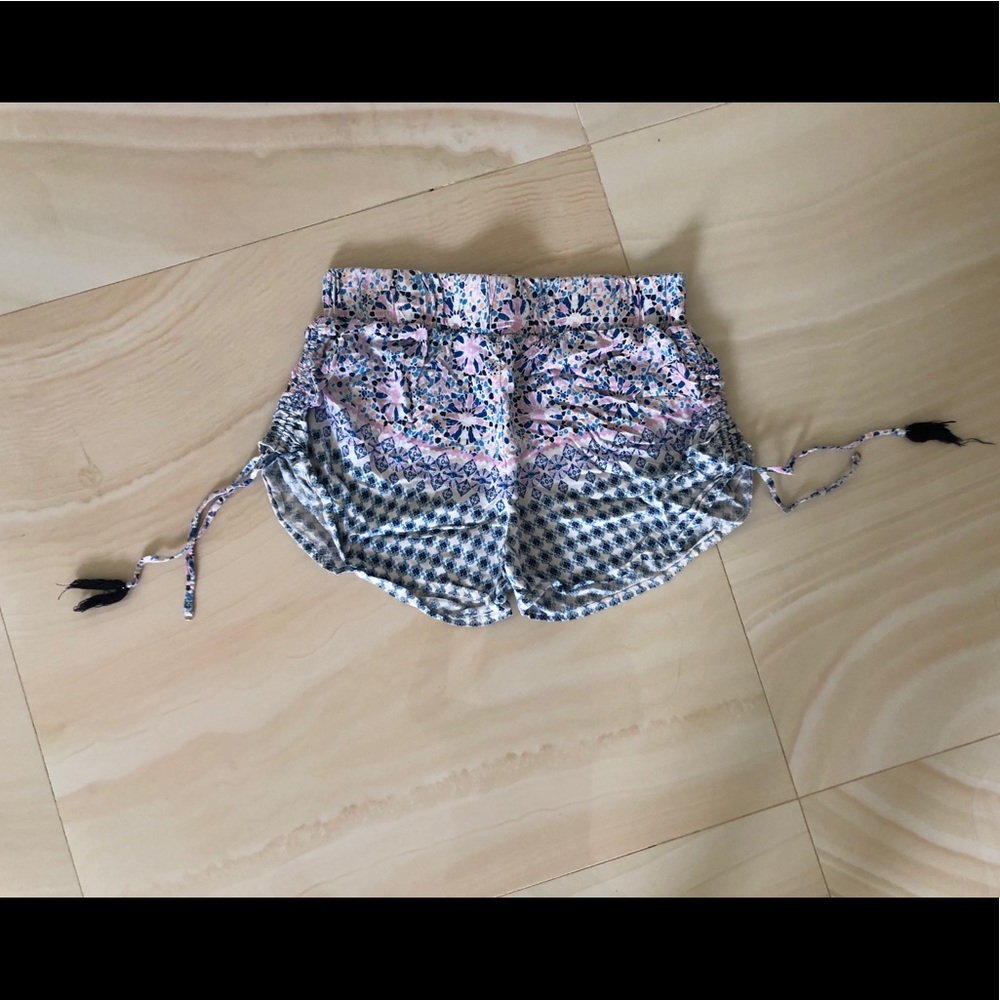 Printed Shorts - Picture 2 of 4